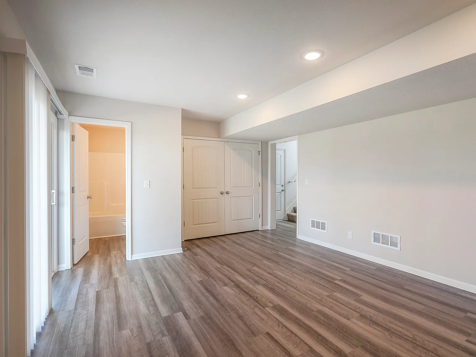 4 bed, 1820 sqft, $2,500 — Photo 2