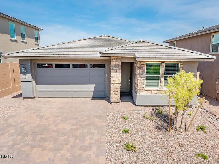 13320 W Eagle Feather Rd — Photo 2