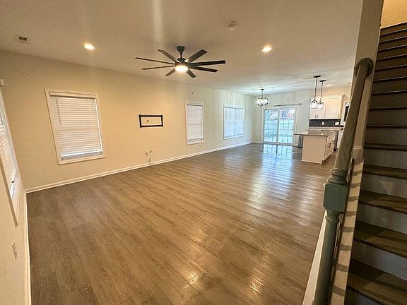 3rd image of 5570 New Pleasant Way
