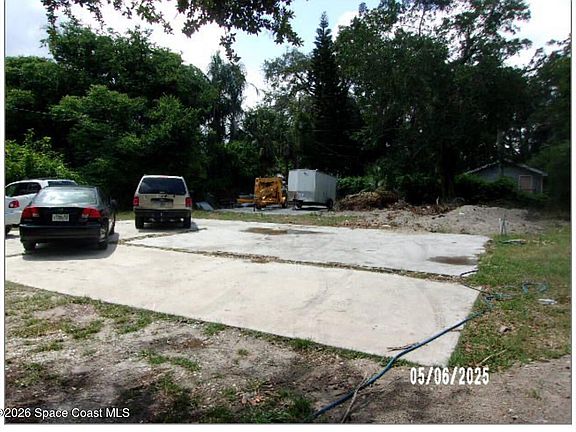 2nd image of 2509 Cocoanut Dr