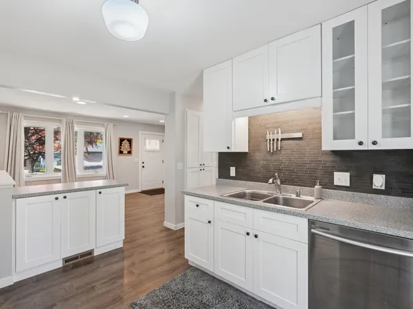 9605 10th Ave S, Bloomington, MN 55420