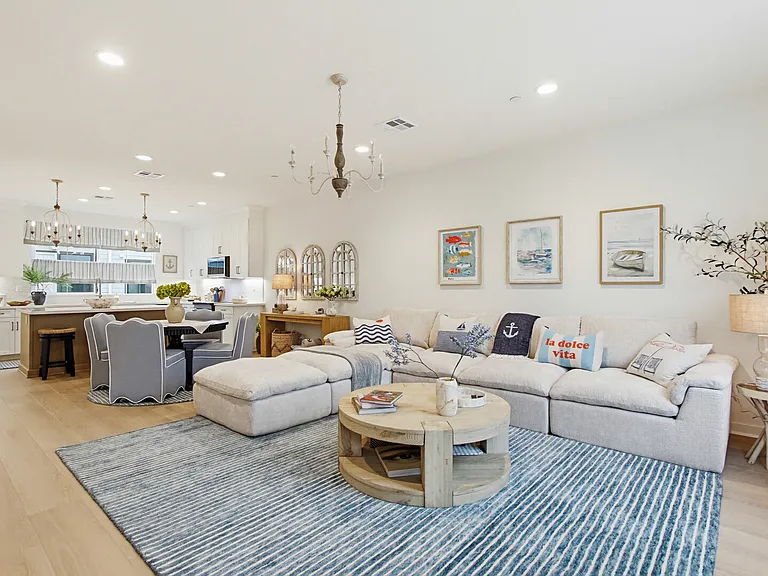 Delphinium Ln — Photo 15