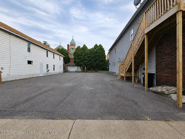 119 N River St #B — Photo 10