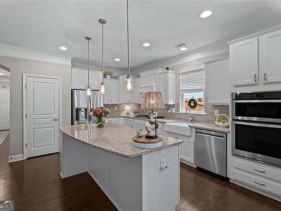 3rd image of 7235 Ashford Manor Way
