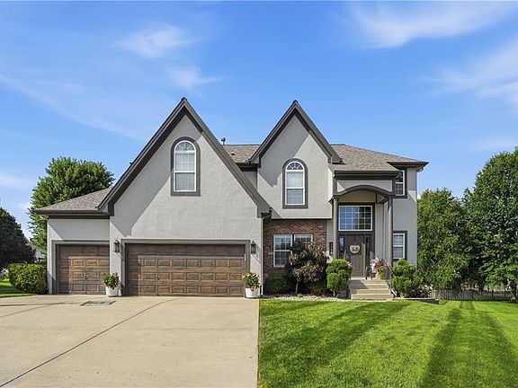 4th image of 1550 Carriage Cir