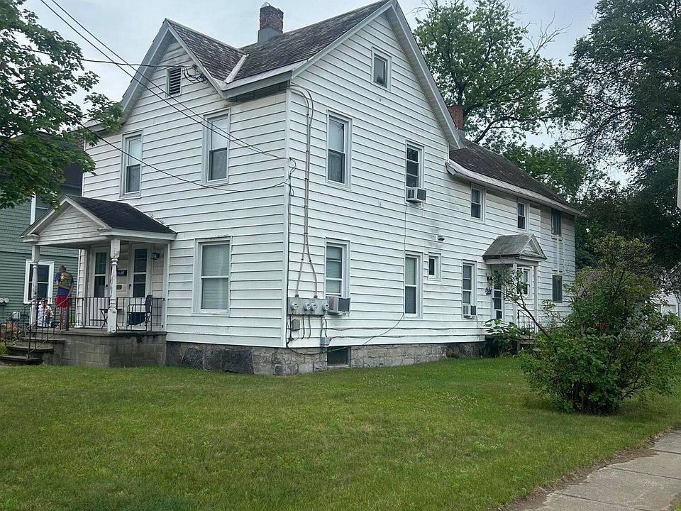 1st image of 192 Main St