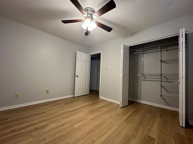 6428 Whitewater Dr — Photo 15
