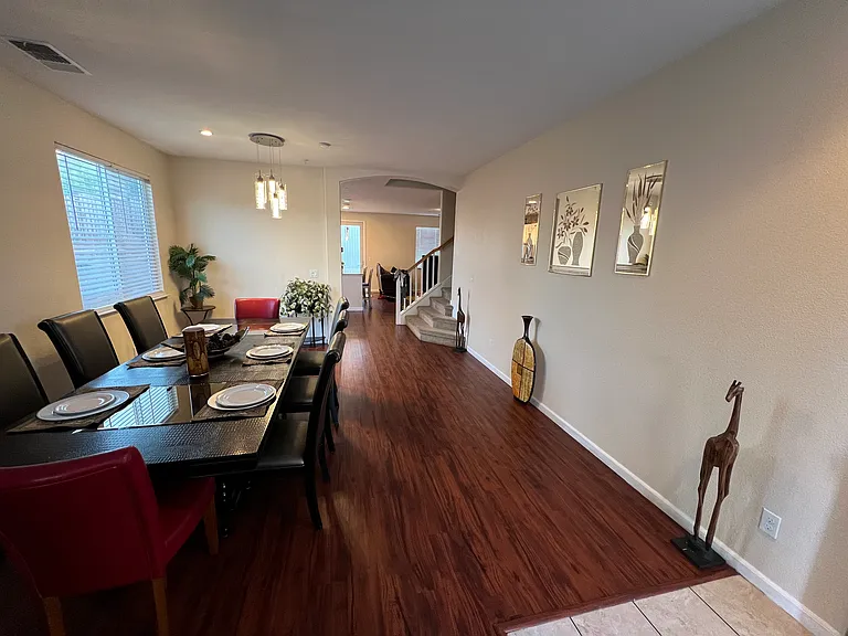 274 Altadena Cir — Photo 1