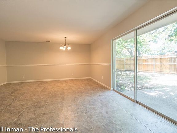 3rd image of 1002 Las Flores Dr
