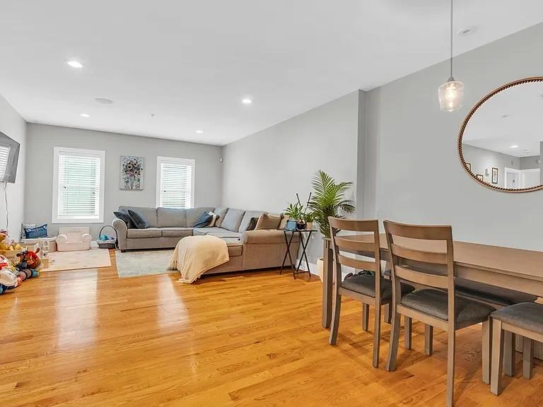 157 Hancock St #14 — Photo 6