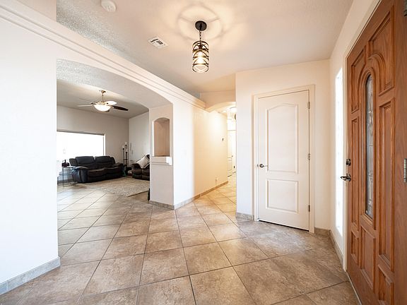 5th image of 2935 Hidden Valley Dr