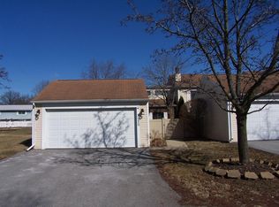 2020 Laura Ln, Chesterton, IN 46304