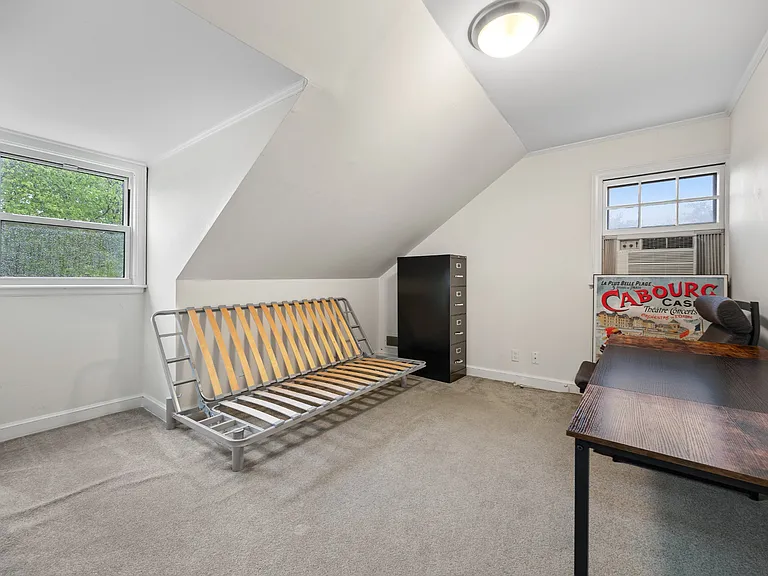 98 Brookby Rd — Photo 32