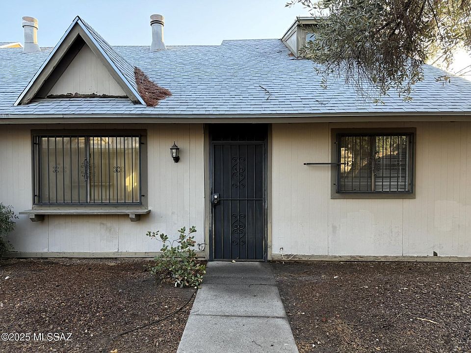 1st image of 2733 N Centre Court Dr