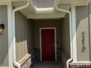 2410 Lightfoot Ln, Bryan, TX 77803