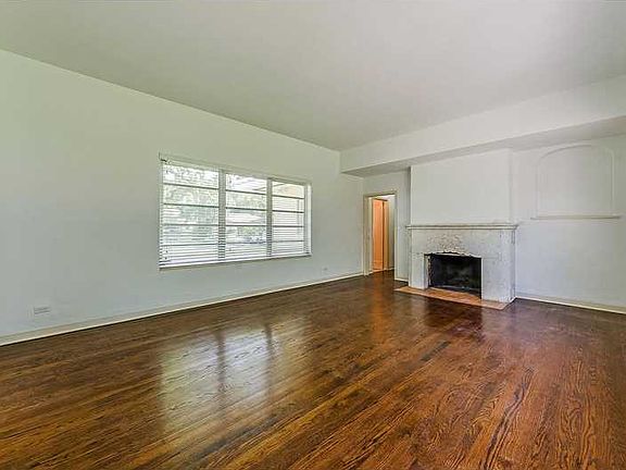 4th image of 628 Gondoliere Ave
