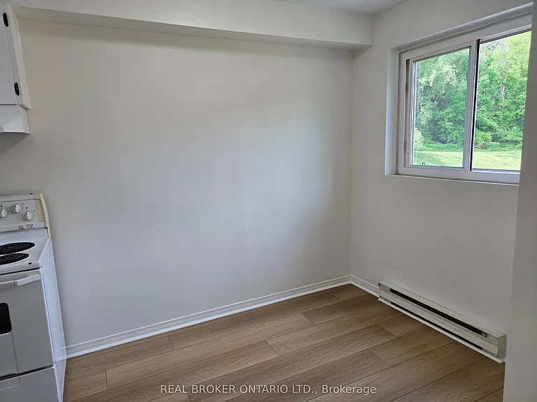 15 Wellington St #124-14 — Photo 8
