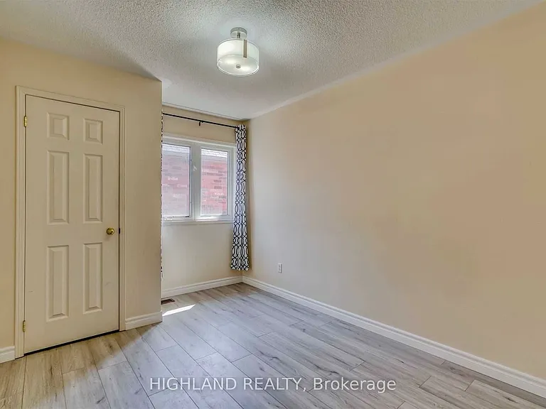763 Millworks Cres — Photo 6