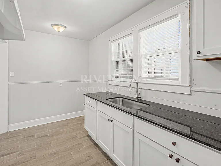 1052 National St — Photo 16