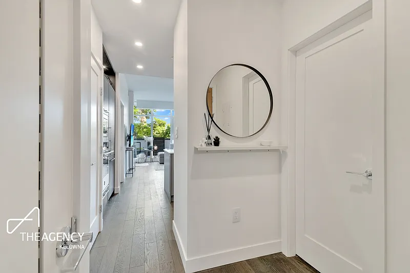 3389 Lakeshore Rd — Photo 3