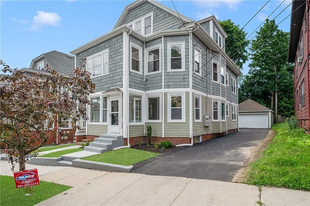 3 bed, 1.0 bath, 1323 sqft, $3,500 — Photo 3