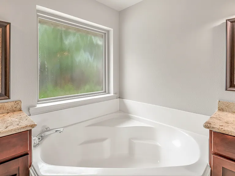 1209 Portsmouth Ct — Photo 14