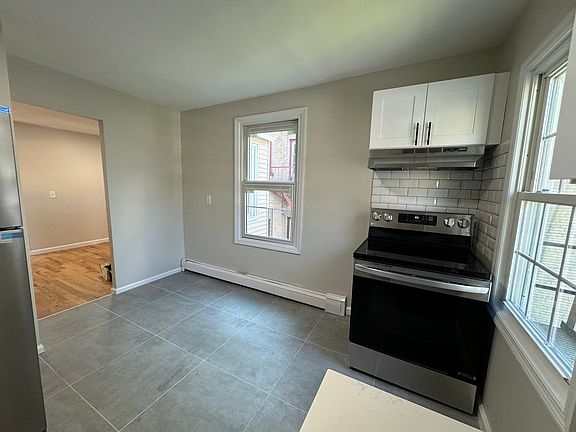 3rd image of 19 Stuyvesant Ave #2