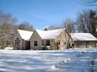 2596 Northwood Rd, Suamico, WI 54313