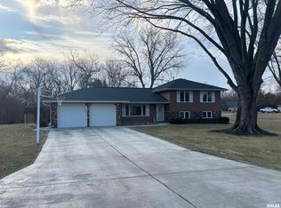 1404 Downing Ct, Tremont, IL 61568
