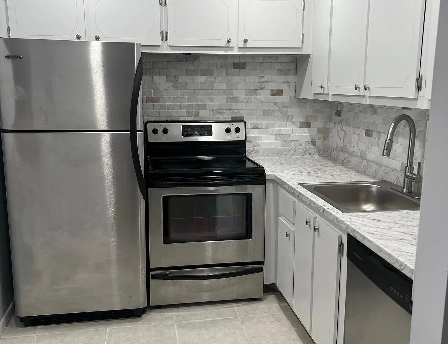 1 bed, 1.5 bath, 720 sqft, $1,390 — Photo 1