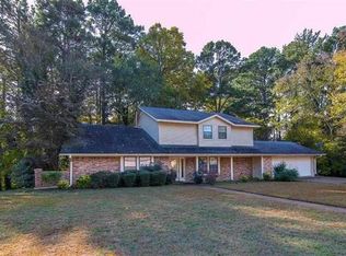 634 Town Oaks Cir, Kilgore, TX 75662