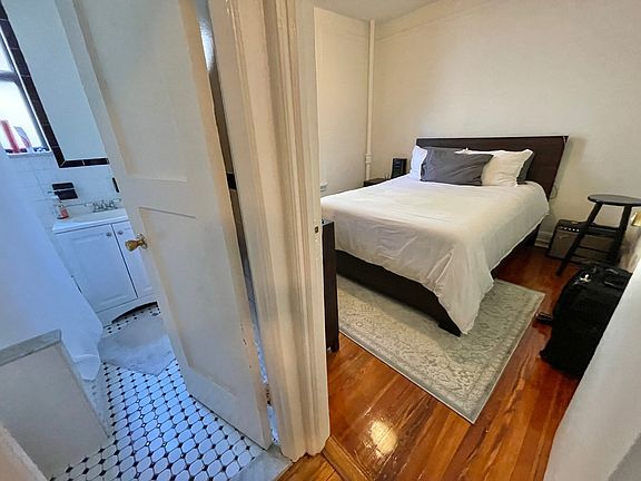 2nd image of 3114 35th St APT 1D