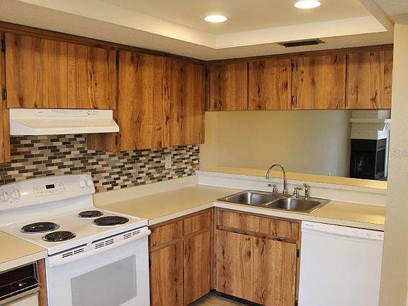 3rd image of 115 Martha Ln #115