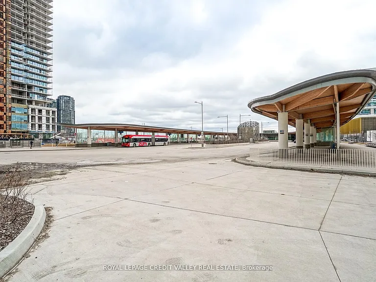 5 Buttermill Ave #1511 — Photo 40
