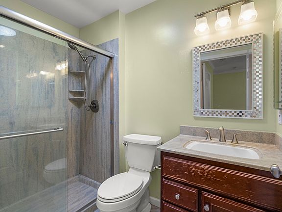 5th image of 861 S Knickerbocker Dr