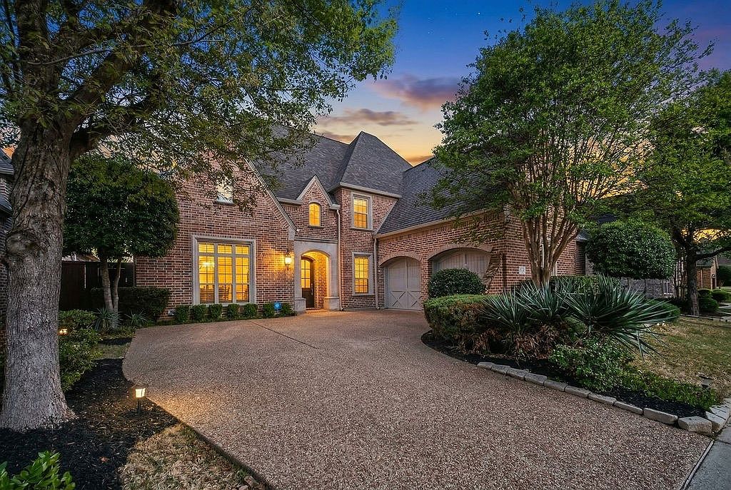 622 Naples Dr