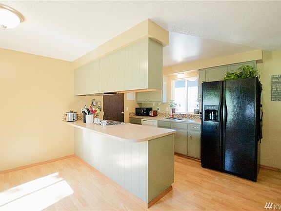 3rd image of 6323 E Sarazen St SE
