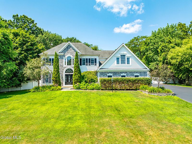 2nd image of 38 W Glenwood Drive