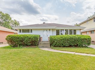119 W Devon Ave, Roselle, IL 60172