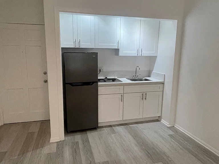 615 S. Cochran Ave. — Photo 17