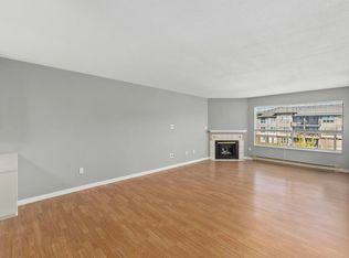 1755 Salton Rd #306, Abbotsford, BC V2S7C5