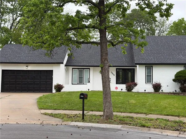 7908 E 96th St, Kansas City, MO 64134