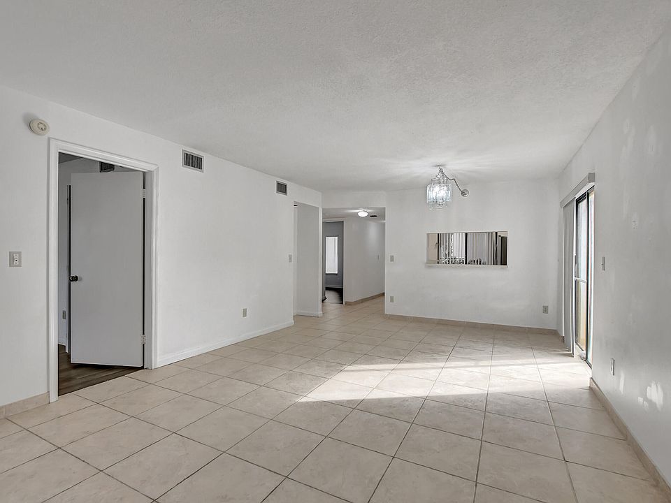 1st image of 400 Club Circle #106