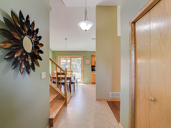 3rd image of 1677 Thornhill Ct