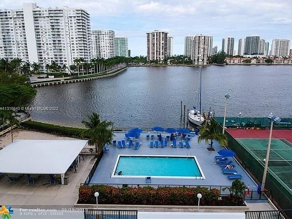 2nd image of 2780 NE 183rd St APT 404