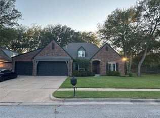 208 S Redwood Pl, Broken Arrow, OK 74012