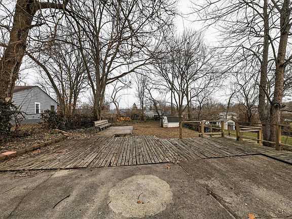 2nd image of 7352 Clovernook Ave