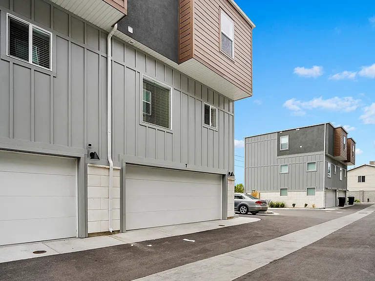 Lofts at Fort Union — Photo 17