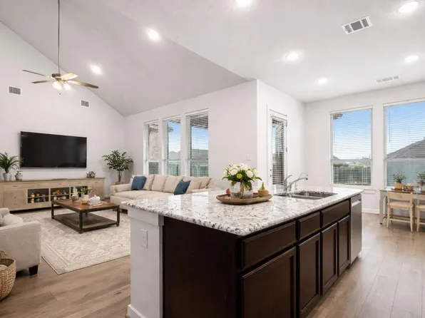 841 Spinnaker Loop, Kyle, TX 78640