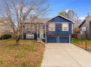 6701 S Brookside Rd, Pleasant Valley, MO 64068